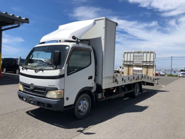 TOYOTA DYNA