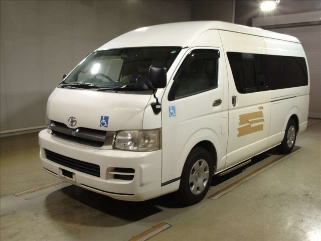 TOYOTA HIACE