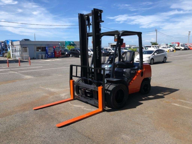 TOYOTA FORKLIFT