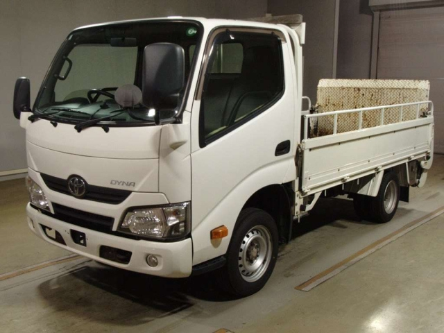 TOYOTA DYNA