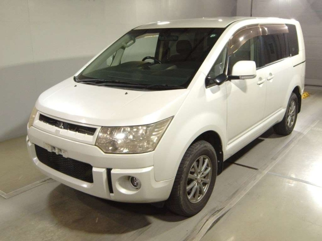 MITSUBISHI DELICA D5