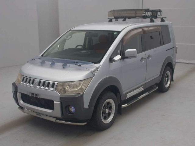 MITSUBISHI DELICA D5