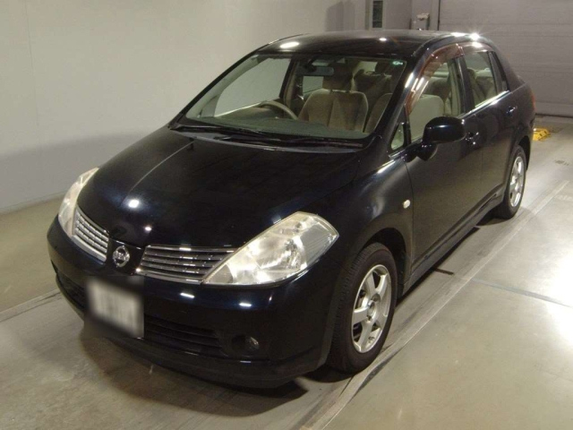 NISSAN TIIDA LATIO