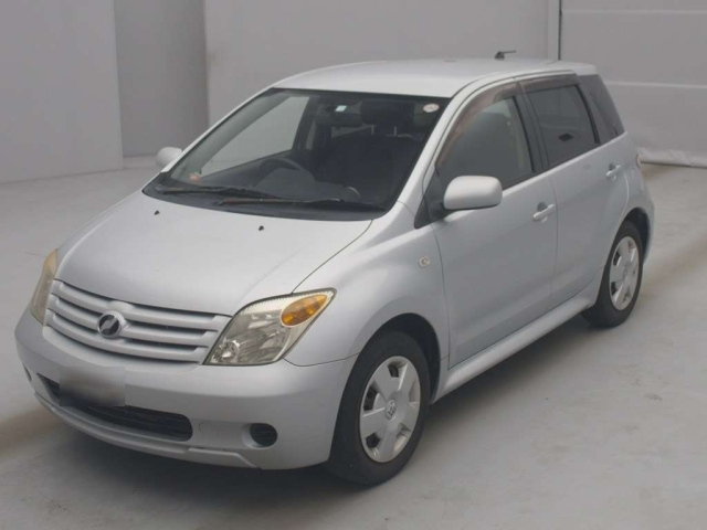 TOYOTA IST