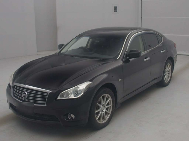 NISSAN FUGA