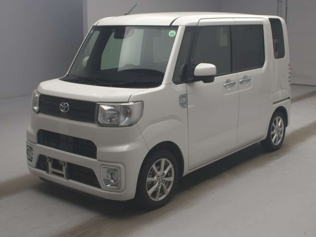 TOYOTA PIXIS MEGA