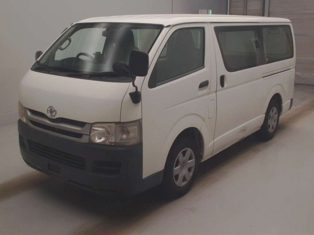 TOYOTA REGIUS ACE VAN