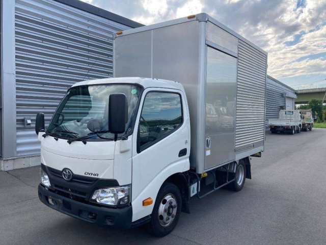 TOYOTA DYNA