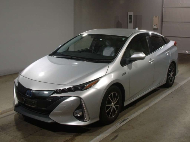 TOYOTA PRIUS PHV