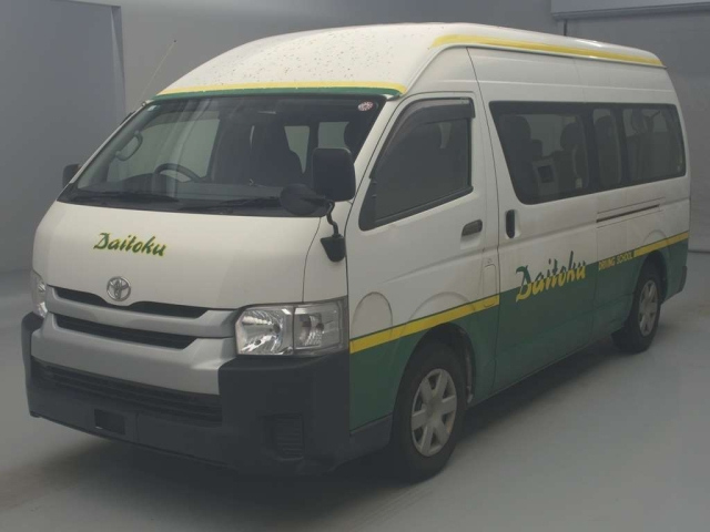 TOYOTA HIACE