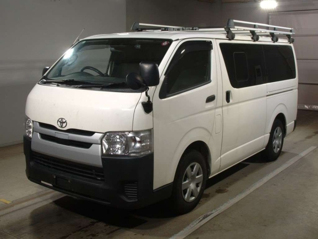 TOYOTA HIACE VAN