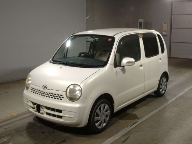 DAIHATSU MOVE LATTE