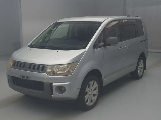 MITSUBISHI DELICA D5