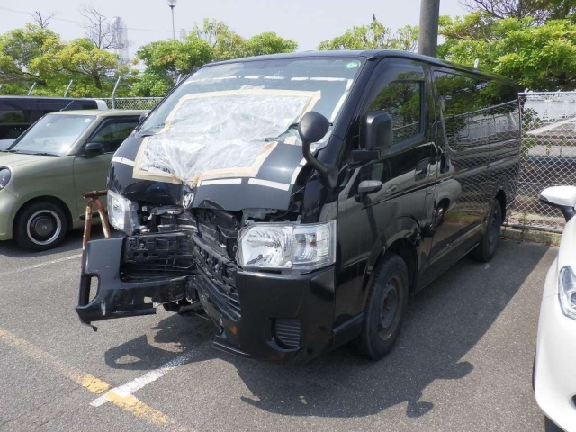 TOYOTA HIACE VAN