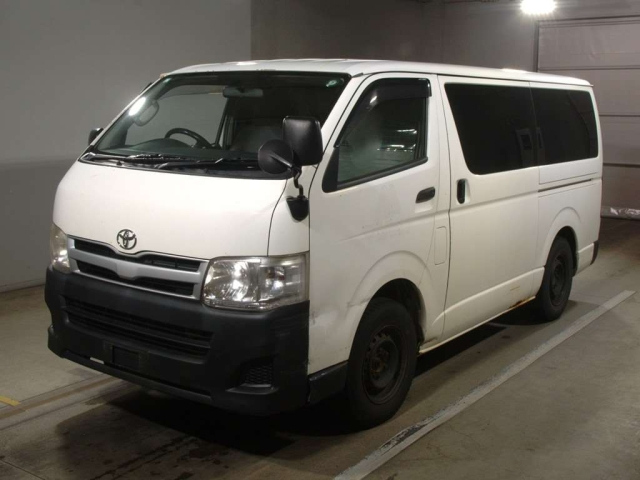TOYOTA HIACE VAN