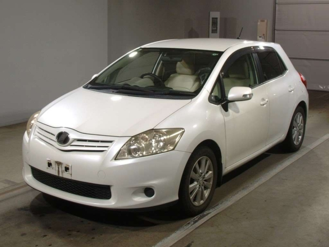 TOYOTA AURIS