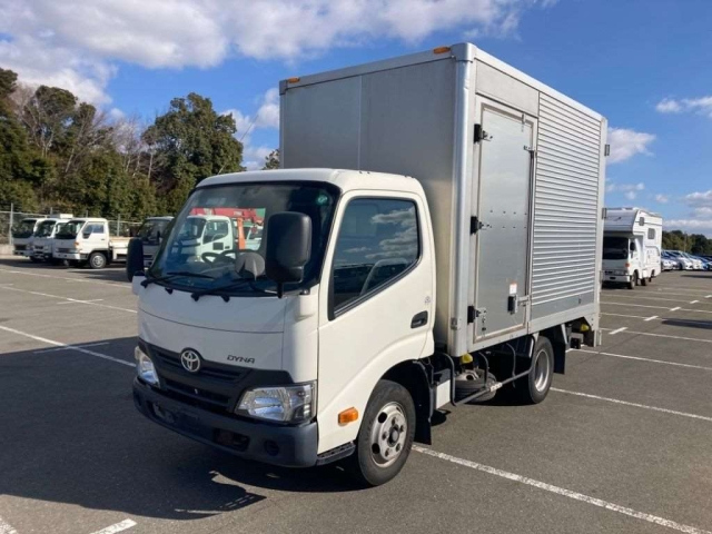 TOYOTA DYNA