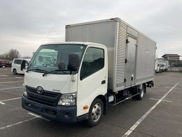TOYOTA DYNA