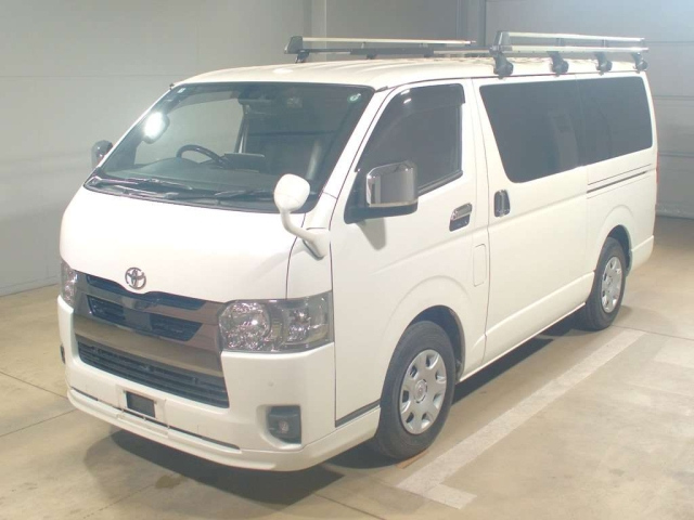 TOYOTA HIACE VAN