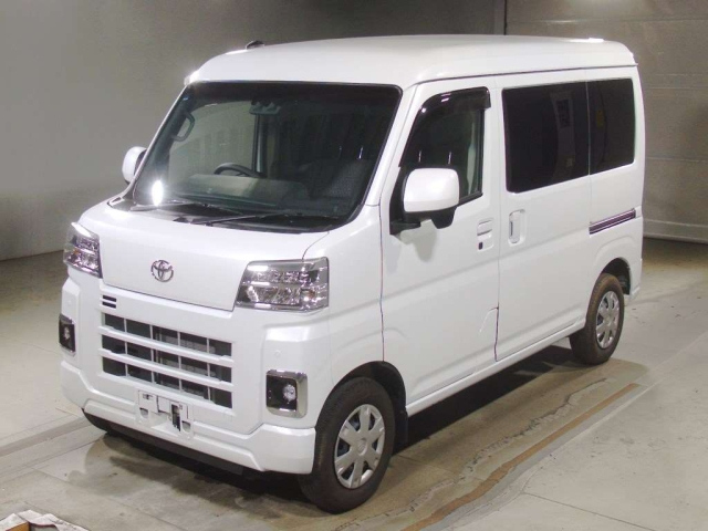 TOYOTA PIXIS VAN