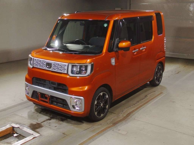 DAIHATSU WAKE