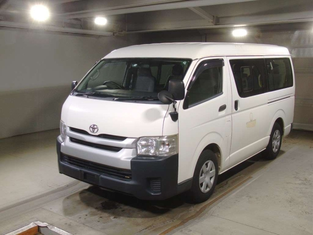 TOYOTA HIACE