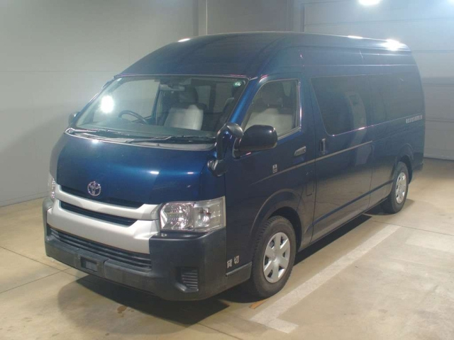 TOYOTA HIACE