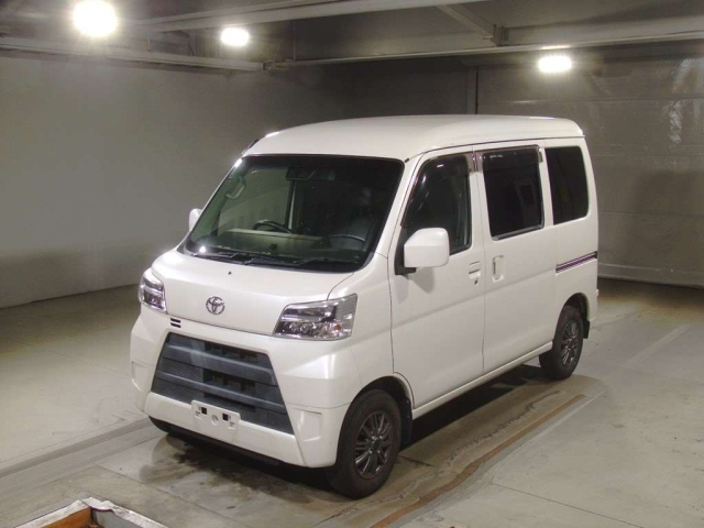 TOYOTA PIXIS VAN
