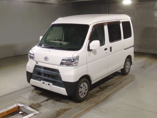 TOYOTA PIXIS VAN