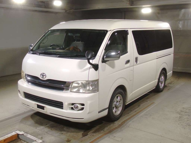 TOYOTA HIACE