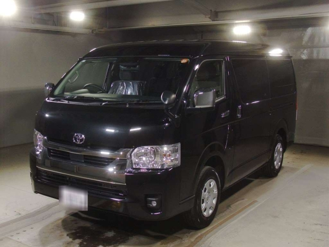 TOYOTA HIACE