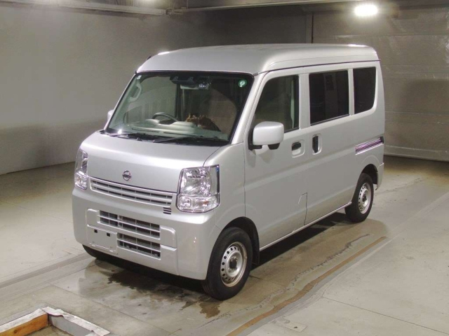 NISSAN CLIPPER VAN