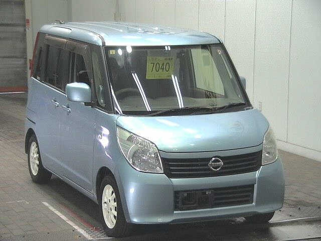 NISSAN ROOX
