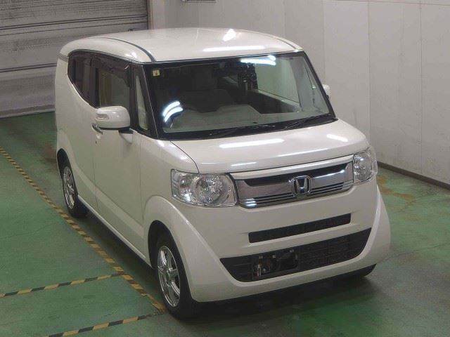 HONDA N BOX SLASH