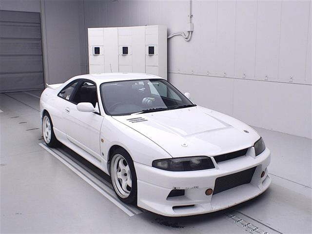 NISSAN SKYLINE