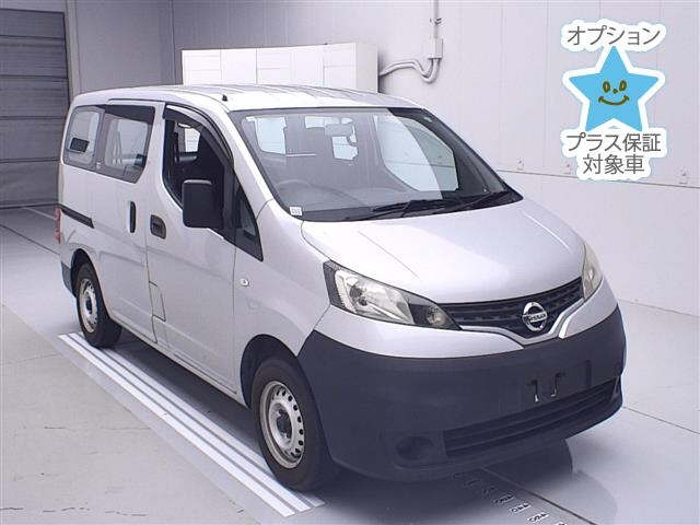 NISSAN NV200