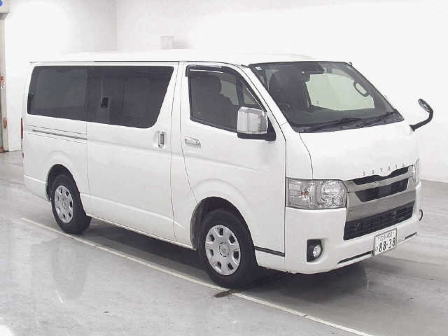 TOYOTA HIACE VAN
