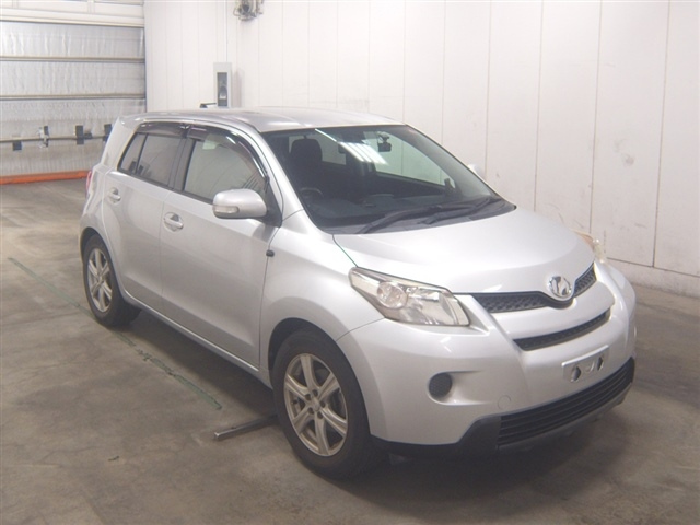 TOYOTA IST