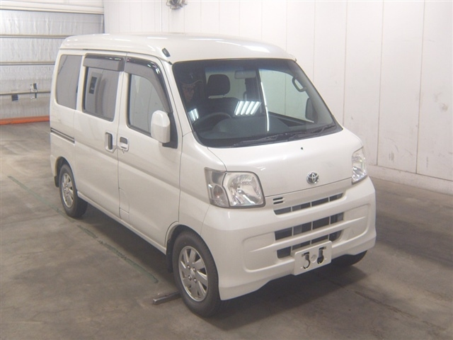 TOYOTA PIXIS VAN