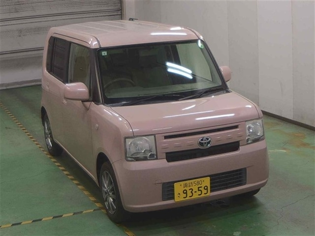 TOYOTA PIXIS SPACE