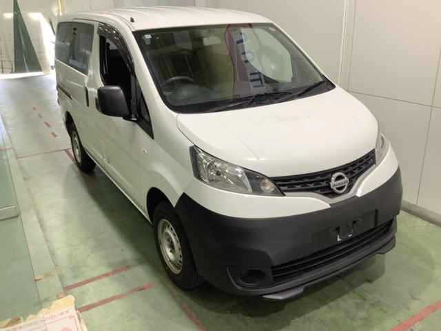 NISSAN NV200