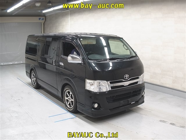 TOYOTA HIACE VAN
