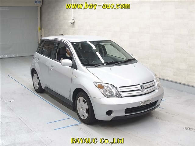 TOYOTA IST