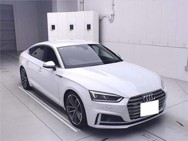 AUDI S5