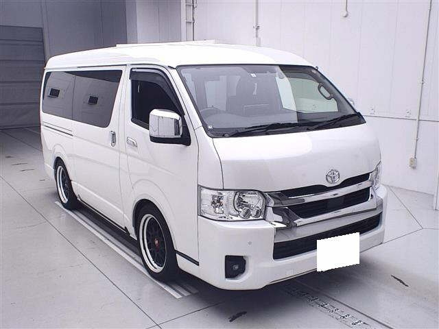 TOYOTA HIACE