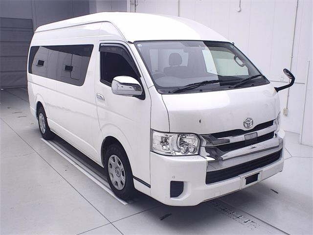 TOYOTA HIACE