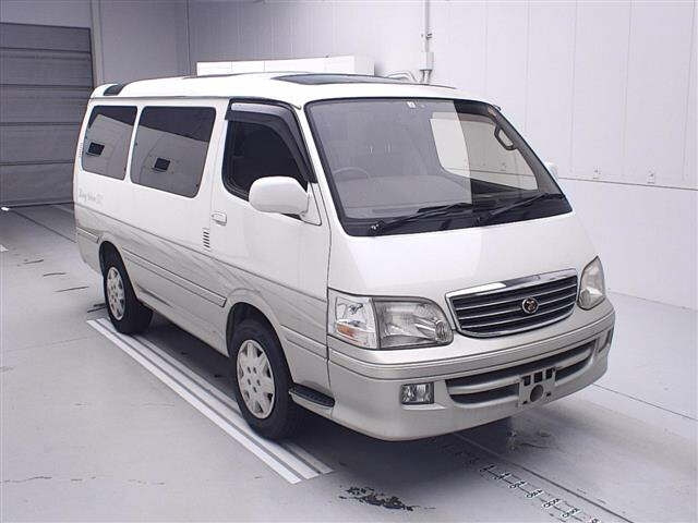 TOYOTA HIACE
