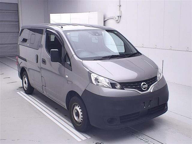 NISSAN NV200