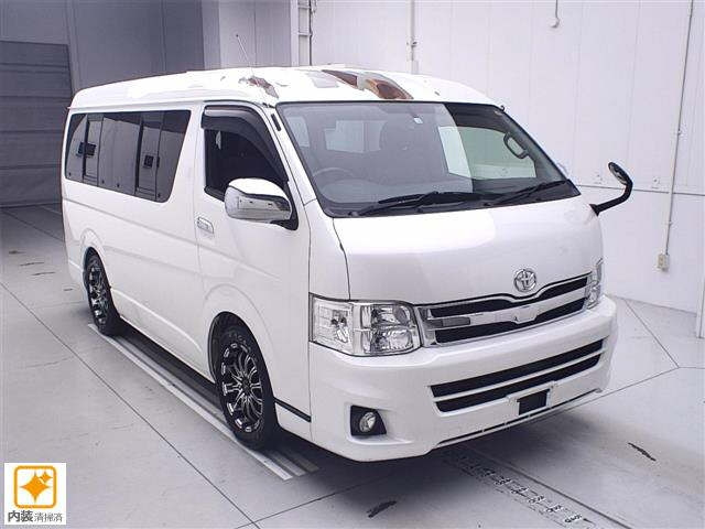 TOYOTA HIACE