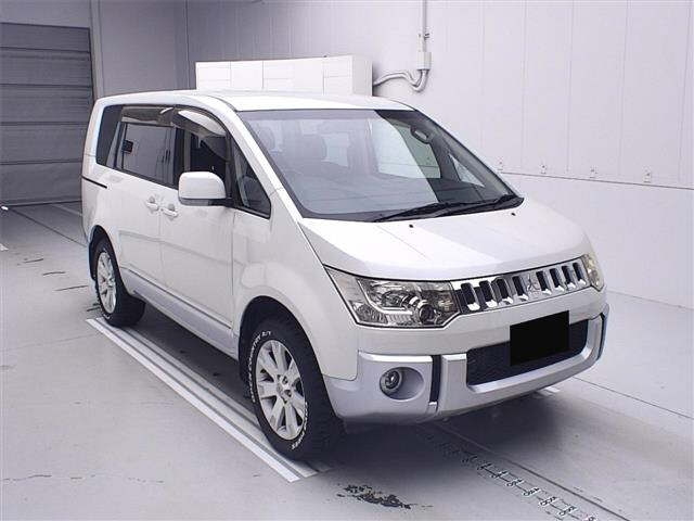 MITSUBISHI DELICA D5